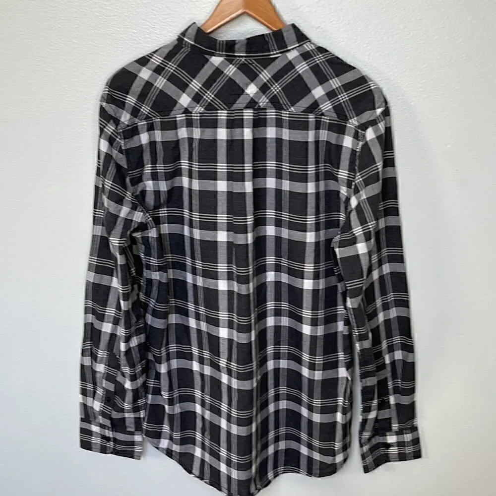 Levi’s classic button up plaid shirt.  Size Large.